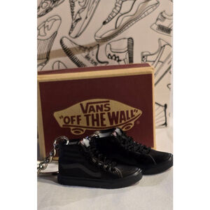 Unisex Black Sneaker Keychain Set with Box and Bag One Size